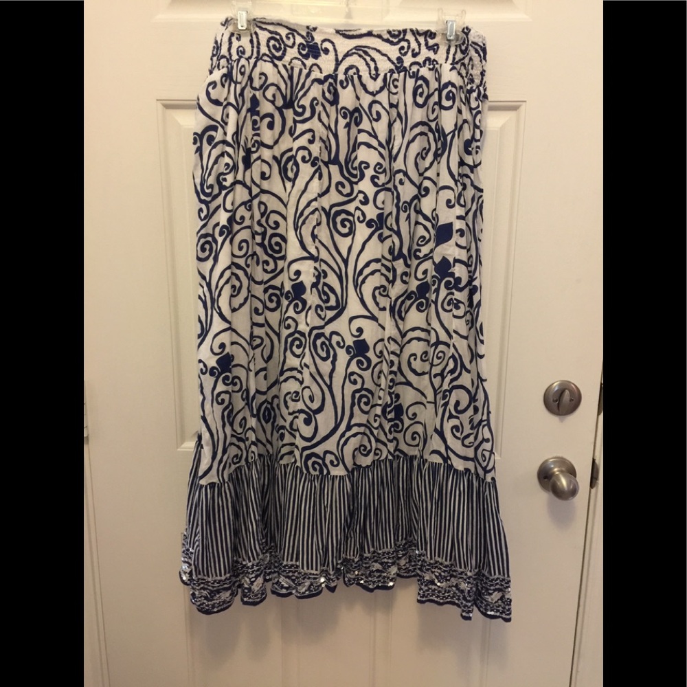 Flowy skirt